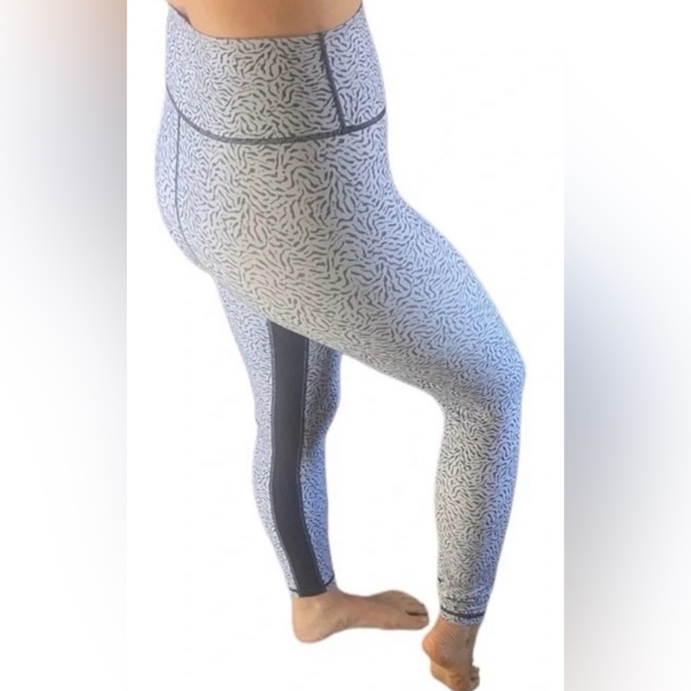 Anthropologie x ALLFENIX Animal Patterned High-Waisted 7/8 Leggings Size Medium